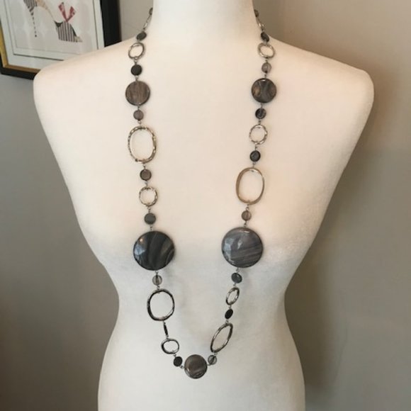 Lia Sophia - Mother-of-Pearl & Silver Necklace - Picture 7 of 9